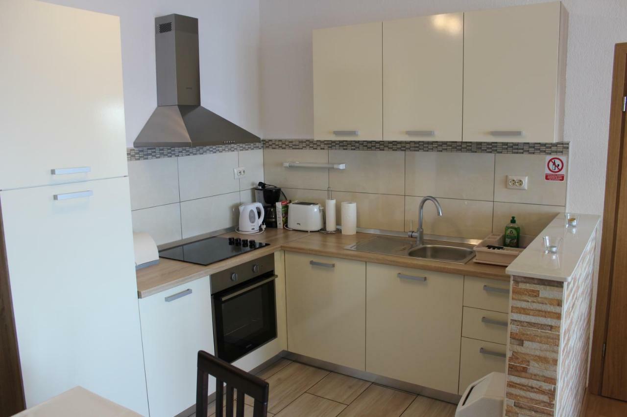 סנג' Apartman Helena מראה חיצוני תמונה